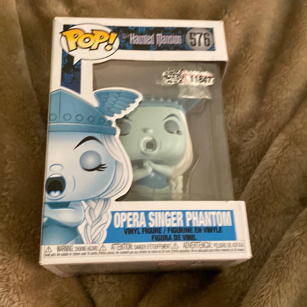Haunted mansion opera singer funko pop, Disney